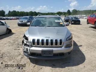 2016 Jeep Cherokee Latitude z VIN 1C4PJLCB3GW146443, wystawiony jako Copart lot #61865135 z przebiegiem 204 516 mil mil oraz Czysty tytuł • Clean title. Historia ofert i sprzedaży dostępna na DreamBid. Obrazek 5.