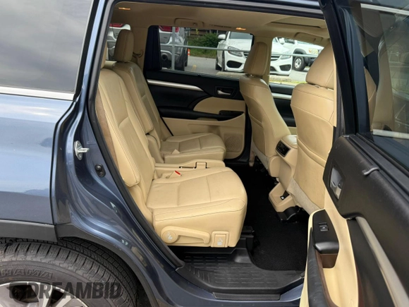 2015 Toyota Highlander XLE with VIN 5TDJKRFH2FS201565, listed as a Copart auction lot 63618945 with 173,689 mi miles and Clean title. Bid and sale history available at DreamBid. Image 7.
