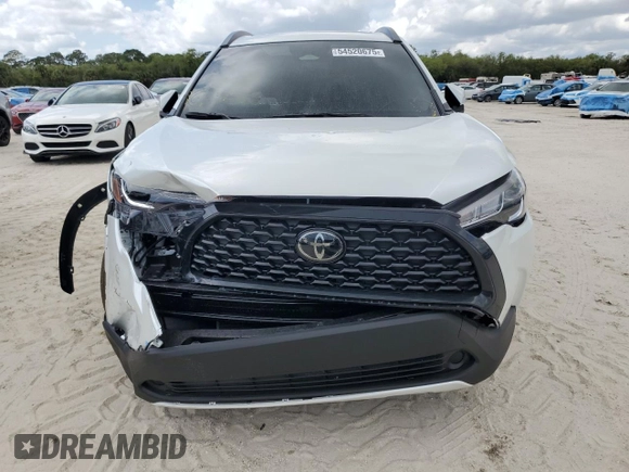 2024 Toyota Corolla Cross LE z VIN 7MUBAAAG9RV110858, wystawiony jako Copart lot #54520675 z przebiegiem 5 727 mil mil oraz Szkoda całkowita • Salvage title. Historia ofert i sprzedaży dostępna na DreamBid. Obrazek 5.