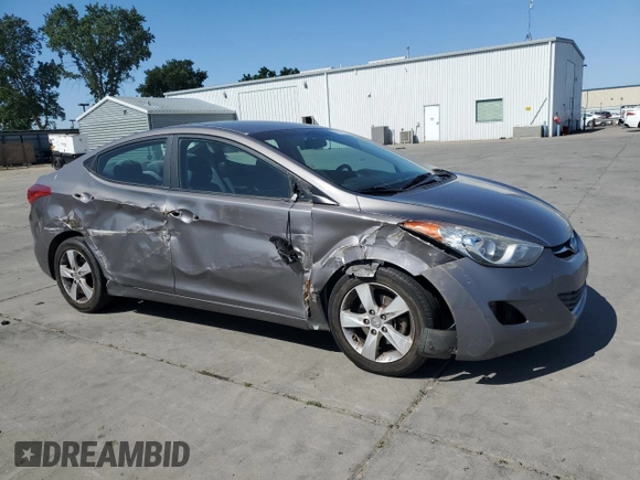 2013 Hyundai Elantra GLS z VIN 5NPDH4AE2DH408598, wystawiony jako Copart lot #56076665 z przebiegiem 136 305 mil mil oraz Szkoda całkowita • Salvage title. Historia ofert i sprzedaży dostępna na DreamBid. Obrazek 4.