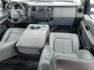 2013 Ford F-350 Platinum z VIN 1FT8W3BT4DEB75810, wystawiony jako Copart lot #56436845 z przebiegiem 124 711 mil mil oraz Tytuł czysty. Historia ofert i sprzedaży dostępna na DreamBid. Obrazek 8.