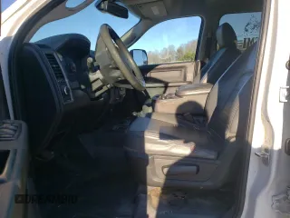 2018 Ram 2500 Tradesman z VIN 3C6UR5CJ1JG336270, wystawiony jako Copart lot #45447455 z przebiegiem Nie podano mil oraz Szkoda całkowita • Salvage title. Historia ofert i sprzedaży dostępna na DreamBid. Obrazek 7.