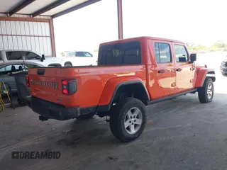 2020 Jeep Gladiator Overland z VIN 1C6HJTFG4LL154369, wystawiony jako IAAI lot #42681844 z przebiegiem 76 374 mil mil oraz . Historia ofert i sprzedaży dostępna na DreamBid. Obrazek 4.