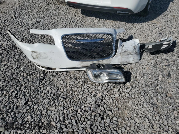 2018 Chrysler 300 Limited z VIN 2C3CCAEG7JH159373, wystawiony jako Copart lot #50395285 z przebiegiem 113 309 mil mil oraz Szkoda całkowita • Salvage title. Historia ofert i sprzedaży dostępna na DreamBid. Obrazek 14.