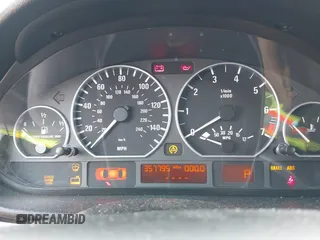 2005 BMW 3 Series 330xi с VIN WBAEW53425PN39800, выставлен на аукционе IAAI как лот 42478607 с пробегом 357 795 миль миль и . История ставок и продаж доступна на DreamBid. Изображение 7.