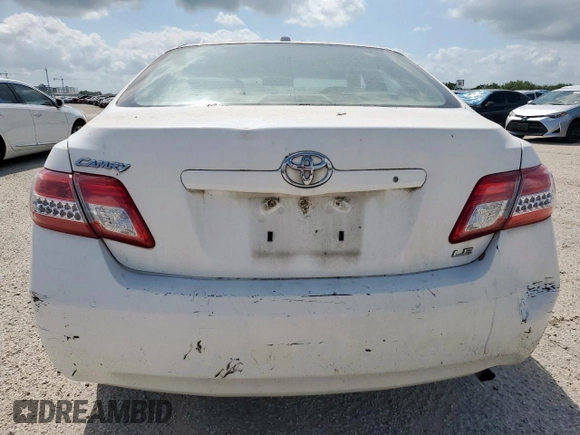 2010 Toyota Camry z VIN 4T1BF3EK9AU528161, wystawiony jako Copart lot #59441395 z przebiegiem 110 663 mil mil oraz Czysty tytuł • Clean title. Historia ofert i sprzedaży dostępna na DreamBid. Obrazek 6.