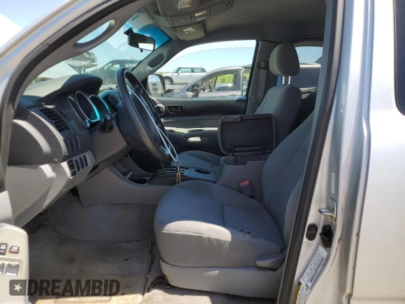 2006 Toyota Tacoma z VIN 5TETX22N86Z233467, wystawiony jako Copart lot #57214555 z przebiegiem 283 219 mil mil oraz Tytuł czysty. Historia ofert i sprzedaży dostępna na DreamBid. Obrazek 7.