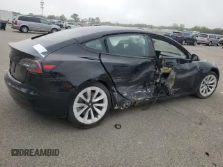 2022 Tesla Model 3 z VIN 5YJ3E1EA9NF285649, wystawiony jako Copart lot #59193635 z przebiegiem Nie podano mil oraz Szkoda całkowita • Salvage title. Historia ofert i sprzedaży dostępna na DreamBid. Obrazek 3.