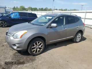 2012 Nissan Rogue S z VIN JN8AS5MV8CW391180, wystawiony jako Copart lot #55126125 z przebiegiem 128 605 mil mil oraz Czysty tytuł • Clean title. Historia ofert i sprzedaży dostępna na DreamBid. Obrazek 1.