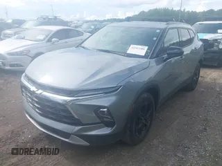 2024 Chevrolet Blazer LT z VIN 3GNKBCR46RS282636, wystawiony jako IAAI lot #42263380 z przebiegiem 17 412 mil mil oraz . Historia ofert i sprzedaży dostępna na DreamBid. Obrazek 17.