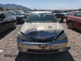 2005 Toyota Camry STD z VIN 4T1BE32K45U096575, wystawiony jako Copart lot #59634625 z przebiegiem 195 358 mil mil oraz Szkoda całkowita • Salvage title. Historia ofert i sprzedaży dostępna na DreamBid. Obrazek 5.