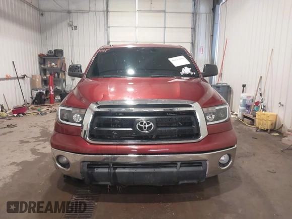 2010 Toyota Tundra z VIN 5TFUW5F1XAX144077, wystawiony jako IAAI lot #40135939 z przebiegiem 152 828 mil mil oraz . Historia ofert i sprzedaży dostępna na DreamBid. Obrazek 13.