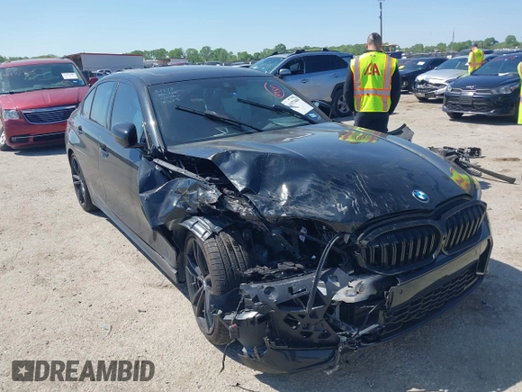 2024 BMW 3 Series 330i z VIN 3MW69FF05R8E87402, wystawiony jako IAAI lot #41973084 z przebiegiem 3 529 mil mil oraz . Historia ofert i sprzedaży dostępna na DreamBid. Obrazek 1.