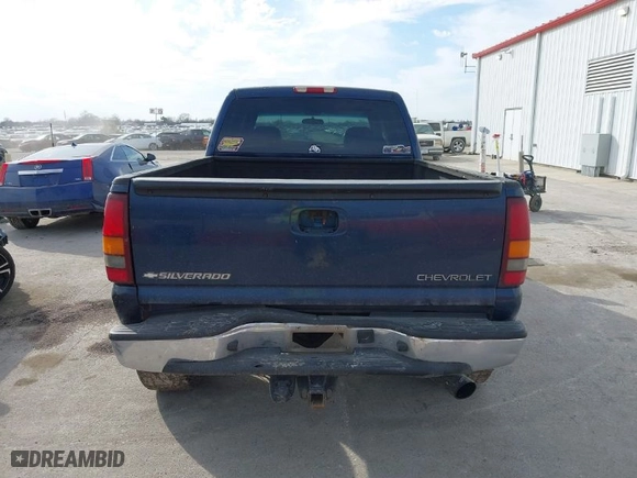 2002 Chevrolet Silverado 2500HD LS with VIN 1GCHK23U72F135032, listed as a IAAI auction lot 41674140 with NaN miles. Bid and sale history available at carsss.com. Image 16.