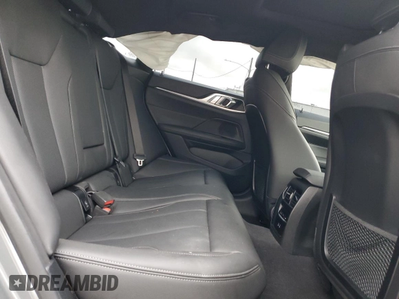 2024 BMW i4 eDrive35 z VIN WBY43AW07RFS38250, wystawiony jako Copart lot #44953225 z przebiegiem 11 567 mil mil oraz Szkoda całkowita • Salvage title. Historia ofert i sprzedaży dostępna na DreamBid. Obrazek 11.