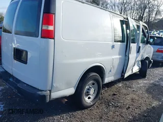 2007 Chevrolet Express Cargo Van with VIN 1GCGG25V571104532, listed as a IAAI auction lot 41718875 with 174,955 mi miles. Bid and sale history available at carsss.com. Image 4.