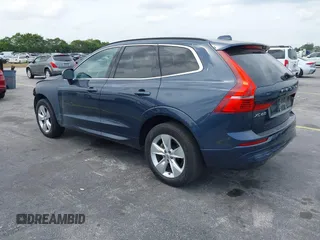 2022 Volvo XC60 Momentum z VIN YV4L12RKXN1052826, wystawiony jako IAAI lot #41869228 z przebiegiem 30 044 mil mil oraz . Historia ofert i sprzedaży dostępna na DreamBid. Obrazek 3.