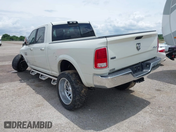 2018 Ram 2500 Laramie с VIN 3C6UR5FL6JG325908, выставлен на аукционе IAAI как лот 42463952 с пробегом 54 496 миль миль и . История ставок и продаж доступна на DreamBid. Изображение 3.