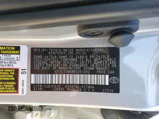2024 Toyota Camry LE z VIN 4T1C11AK8RU261202, wystawiony jako Copart lot #53353235 z przebiegiem 22 487 mil mil oraz Szkoda całkowita • Salvage title. Historia ofert i sprzedaży dostępna na DreamBid. Obrazek 13.