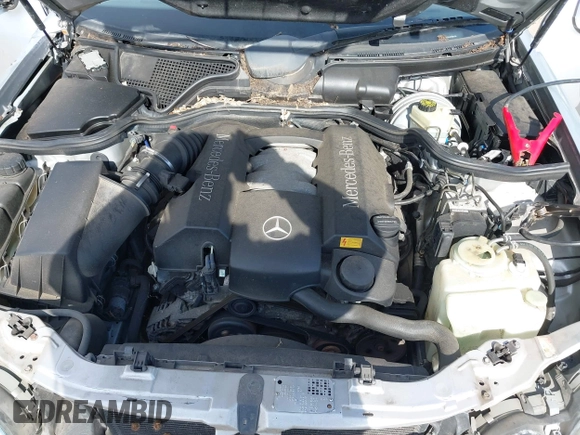 2000 Mercedes-Benz E-Class with VIN WDBJF82J0YX037784, listed as a IAAI auction lot 41768970 with 144,062 mi miles. Bid and sale history available at carsss.com. Image 10.