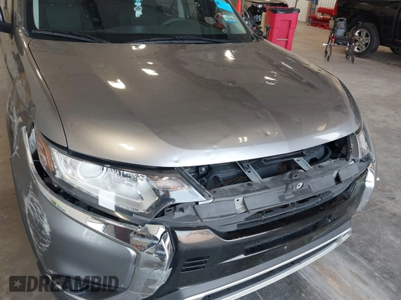 2020 Mitsubishi Outlander ES with VIN JA4AD2A30LZ039923, listed as a IAAI auction lot 42384741 with 107,955 mi miles and . Bid and sale history available at DreamBid. Image 17.