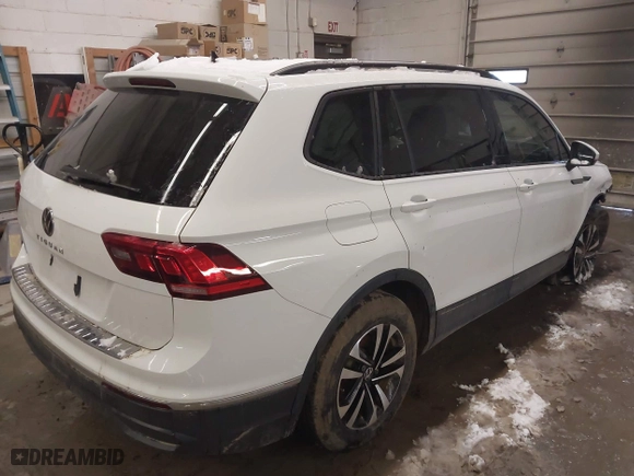 2024 Volkswagen Tiguan S with VIN 3VVRB7AX1RM050617, listed as a IAAI auction lot 41247769 with 20,699 mi miles. Bid and sale history available at carsss.com. Image 4.