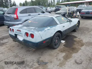 1991 Chevrolet Corvette z VIN 1G1YY2385M5108835, wystawiony jako IAAI lot #42236169 z przebiegiem Nie podano mil oraz . Historia ofert i sprzedaży dostępna na DreamBid. Obrazek 4.