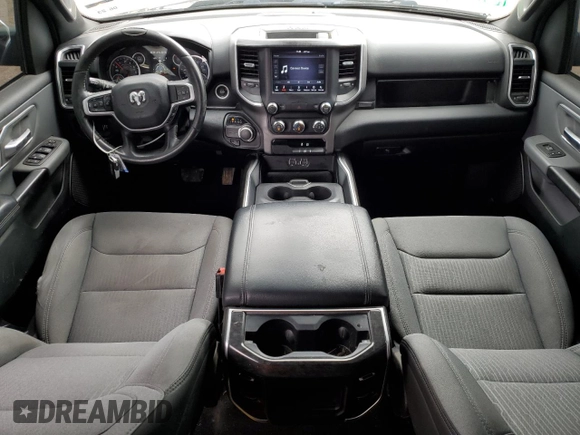 2021 Ram 1500 Big Horn z VIN 1C6RREFT4MN750643, wystawiony jako Copart lot #55787175 z przebiegiem 102 014 mil mil oraz Szkoda całkowita • Salvage title. Historia ofert i sprzedaży dostępna na DreamBid. Obrazek 8.