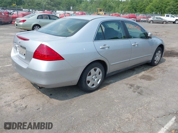 2007 Honda Accord LX z VIN 1HGCM564X7A169294, wystawiony jako IAAI lot #42457941 z przebiegiem 256 692 mil mil oraz . Historia ofert i sprzedaży dostępna na DreamBid. Obrazek 4.