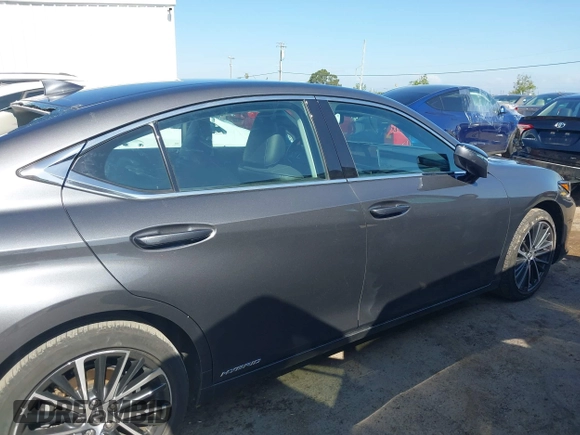 2022 Lexus ES 300h with VIN 58ADA1C15NU026266, listed as a IAAI auction lot 42121610 with 18,059 mi miles and . Bid and sale history available at DreamBid. Image 13.
