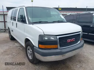 2015 GMC Savana Cargo z VIN 1GTW7FCF4F1906986, wystawiony jako IAAI lot #42433630 z przebiegiem 124 182 mil mil oraz . Historia ofert i sprzedaży dostępna na DreamBid. Obrazek 1.