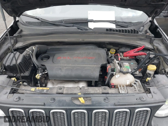 2017 Jeep Renegade Sport z VIN ZACCJAAB8HPF47233, wystawiony jako IAAI lot #42353512 z przebiegiem 88 850 mil mil oraz . Historia ofert i sprzedaży dostępna na DreamBid. Obrazek 10.
