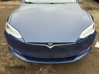 2018 Tesla Model S 75D with VIN 5YJSA1E20JF269303, listed as a Copart auction lot 47971925 with 112,181 mi miles and Salvage title. Bid and sale history available at DreamBid. Image 11.