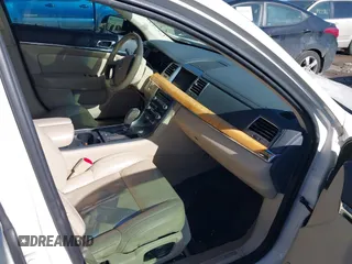2009 Lincoln MKS с VIN 1LNHM94R09G615426, выставлен на аукционе IAAI как лот 41442882 с пробегом 184 615 миль миль и . История ставок и продаж доступна на DreamBid. Изображение 5.