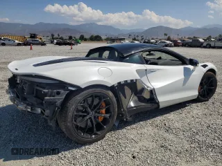 2023 McLaren Artura z VIN SBM16AEA8PW001339, wystawiony jako Copart lot #65218394 z przebiegiem 1954 mil mil oraz Szkody całkowita. Historia ofert i sprzedaży dostępna na DreamBid. Obrazek 3.