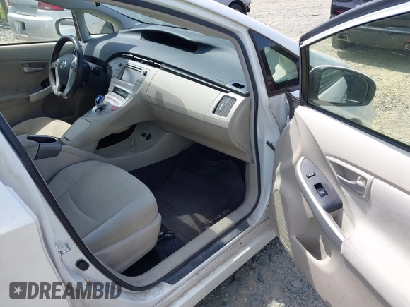 2015 Toyota Prius Four with VIN JTDKN3DU0F0403221, listed as a IAAI auction lot 42148385 with 163,391 mi miles. Bid and sale history available at carsss.com. Image 5.