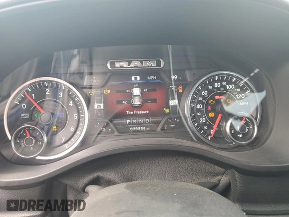 2021 Ram 1500 Laramie z VIN 1C6SRFJT3MN808479, wystawiony jako Copart lot #56600935 z przebiegiem 70 336 mil mil oraz Szkoda całkowita • Salvage title. Historia ofert i sprzedaży dostępna na DreamBid. Obrazek 9.