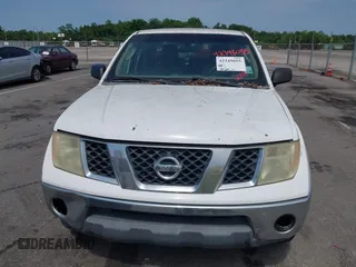 2008 Nissan Frontier SE z VIN 1N6AD07U78C416054, wystawiony jako IAAI lot #42345055 z przebiegiem 310 260 mil mil oraz . Historia ofert i sprzedaży dostępna na DreamBid. Obrazek 6.