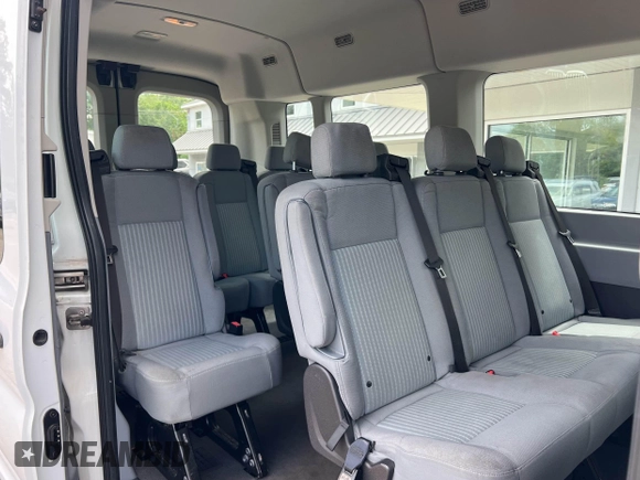 2018 Ford Transit XL z VIN 1FBZX2CG8JKA08901, wystawiony jako IAAI lot #42409721 z przebiegiem 329 422 mil mil oraz . Historia ofert i sprzedaży dostępna na DreamBid. Obrazek 8.