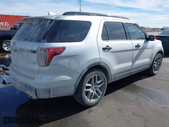 2016 Ford Explorer Sport with VIN 1FM5K8GT2GGB06056, listed as a IAAI auction lot 41643475 with 186,755 mi miles and . Bid and sale history available at carsss.com. Image 4.
