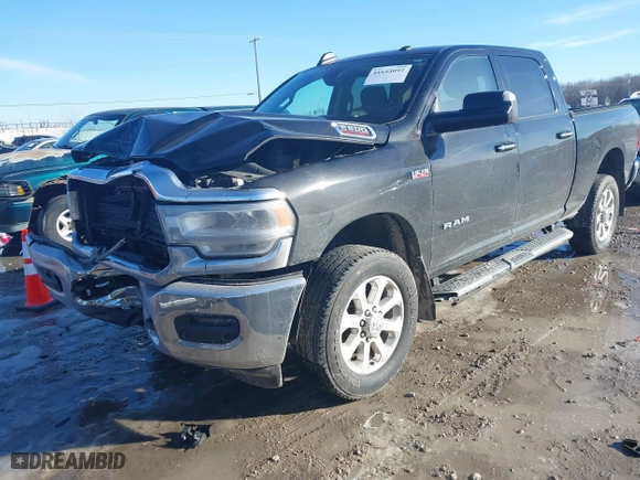 2019 Ram 2500 Big Horn with VIN 3C6UR5DJ2KG696924, listed as a IAAI auction lot 41644092 with 120,705 mi miles. Bid and sale history available at carsss.com. Image 18.