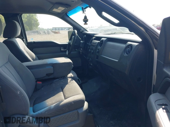 2013 Ford F-150 XL z VIN 1FTFX1CF4DKF08588, wystawiony jako IAAI lot #42830584 z przebiegiem 341 141 mil mil oraz . Historia ofert i sprzedaży dostępna na DreamBid. Obrazek 5.