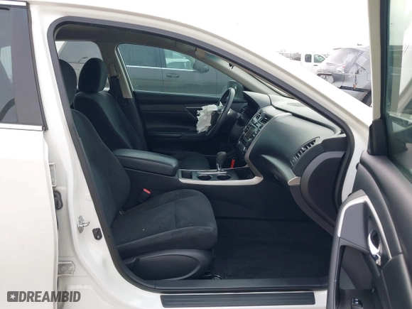 2015 Nissan Altima 2.5 with VIN 1N4AL3AP2FC457477, listed as a IAAI auction lot 41787048 with 122,468 mi miles. Bid and sale history available at carsss.com. Image 5.