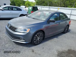 2016 Volkswagen Jetta Sport z VIN 3VWD17AJXGM273126, wystawiony jako Copart lot #56828675 z przebiegiem 64 299 mil mil oraz Szkody całkowita. Historia ofert i sprzedaży dostępna na DreamBid. Obrazek 1.