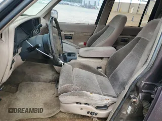 1994 Ford Explorer Eddie Bauer z VIN 1FMDU32X8RUB49646, wystawiony jako Copart lot #85906804 z przebiegiem 11 802 mil mil oraz Szkoda całkowita • Salvage title. Historia ofert i sprzedaży dostępna na DreamBid. Obrazek 7.
