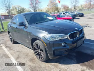 2018 BMW X6 xDrive35i z VIN 5UXKU2C55J0Z62780, wystawiony jako IAAI lot #42069483 z przebiegiem 82 373 mil mil oraz . Historia ofert i sprzedaży dostępna na DreamBid. Obrazek 1.