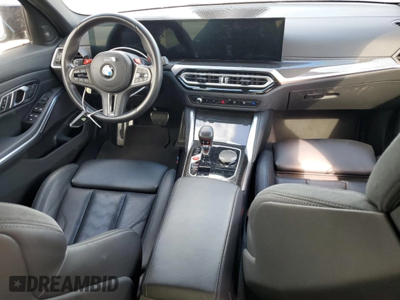 2023 BMW M3 Competition xDrive z VIN WBS43AY07PFR10800, wystawiony jako Copart lot #50604115 z przebiegiem 15 898 mil mil oraz Czysty tytuł • Clean title. Historia ofert i sprzedaży dostępna na DreamBid. Obrazek 8.