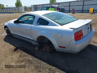 2008 Ford Mustang Deluxe with VIN 1ZVHT80N785208831, listed as a IAAI auction lot 42181679 with Not Provided miles. Bid and sale history available at carsss.com. Image 3.