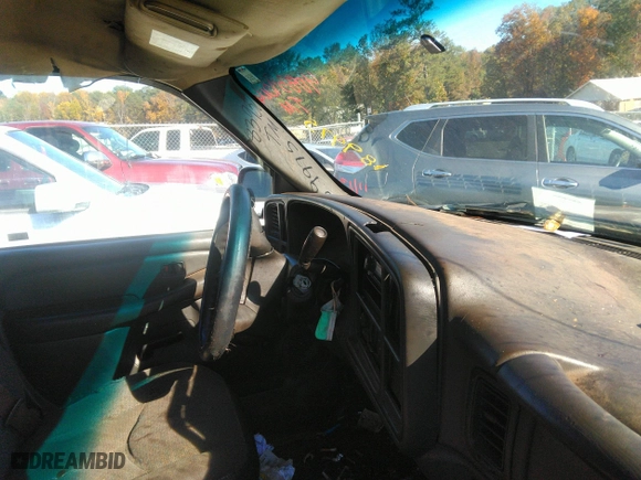 2003 Chevrolet Silverado 1500 Work Truck with VIN 1GCEC19X73Z189975, listed as a IAAI auction lot 40839326 with 264,500 mi miles. Bid and sale history available at carsss.com. Image 5.