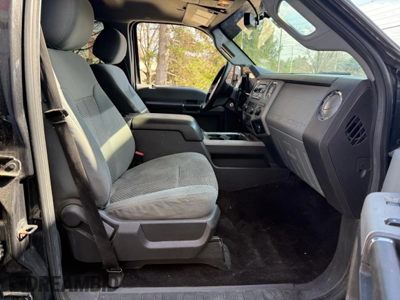 2014 Ford F-350 XL with VIN 1FT8W3B65EEB15837, listed as a Copart auction lot 54419515 with 181,105 mi miles and Clean Title. Bid and sale history available at DreamBid. Image 5.